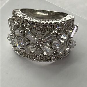 Elegant Silver Women's Ring